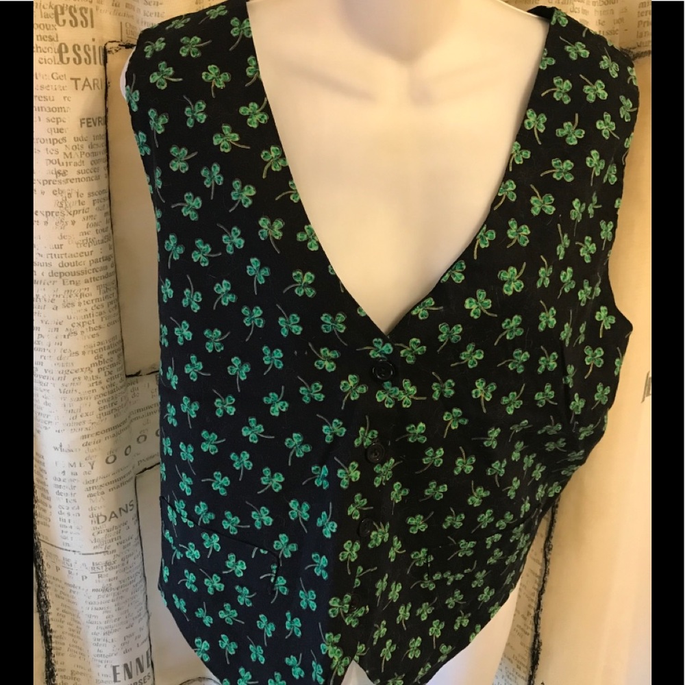NWOT-Shamrock Print Vest-Size 1X